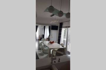 Фото номера Дом с 4 спальнями Дома для отпуска Vila de lux г. Dumbrăviţa 16